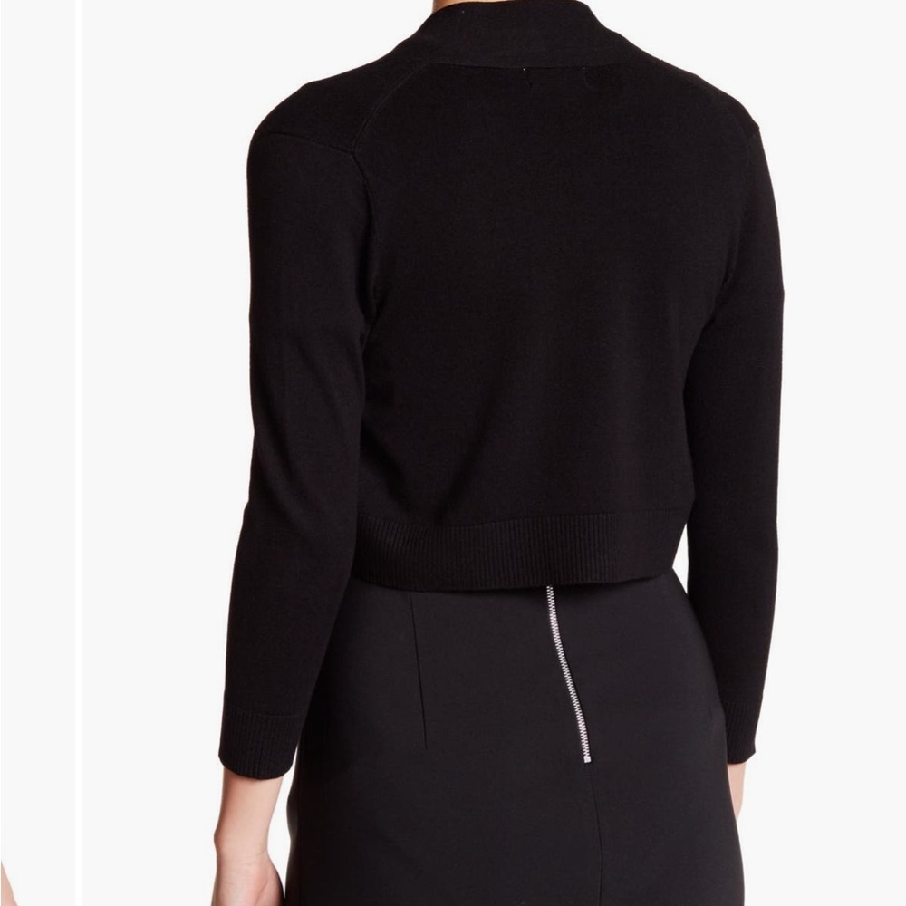 Chic Black Cropped Sweater